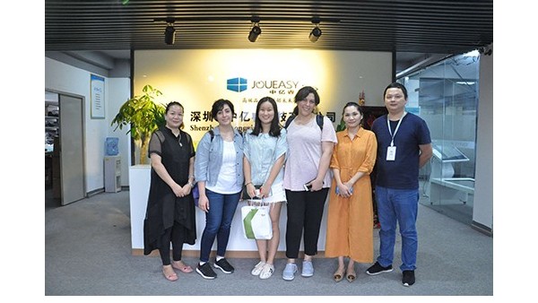 深圳中億?？萍紵崃覛g迎迪拜客戶蒞臨我司參觀考察